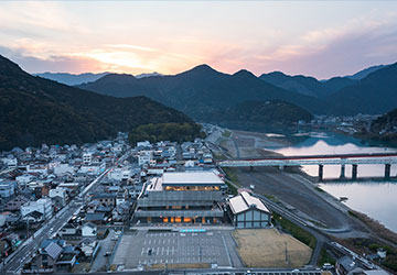 新宮市文化複合施設（丹鶴ホール）